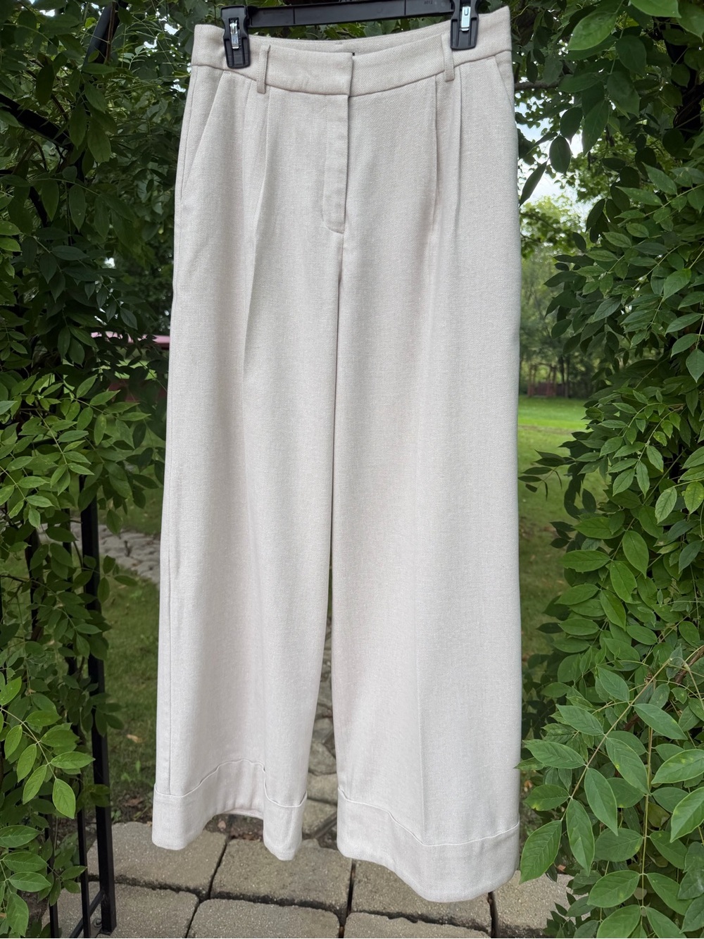 Express Women’s Wide-Leg Trousers in Cream
